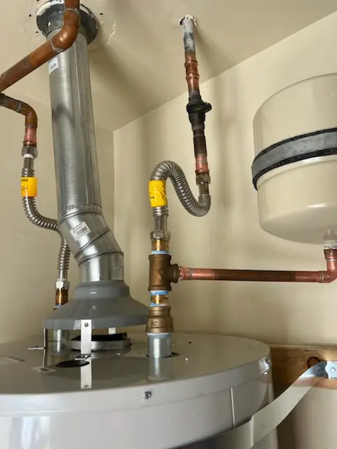 Water heater installation and plumbing repair in Lake Cliff